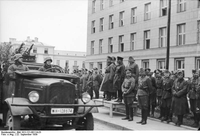 Lieutenant General Heinz Guderian and Russian Army Brigadier General Semyon Krivoshein