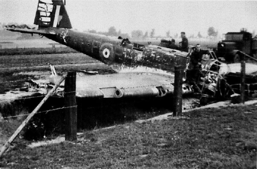 Fairey Battle I (P2332 PH-F) on a mission to Vroenhoven on 1940-05-11