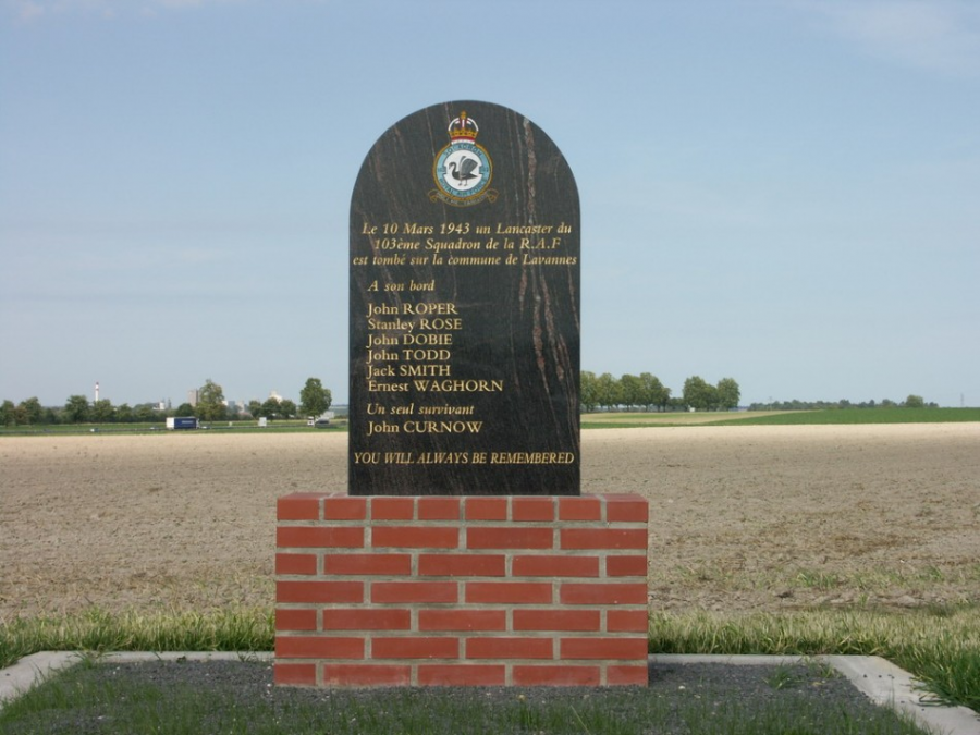 The 103 Sqdn left from Elsham Wolds at 1943-03-10 at 20:08