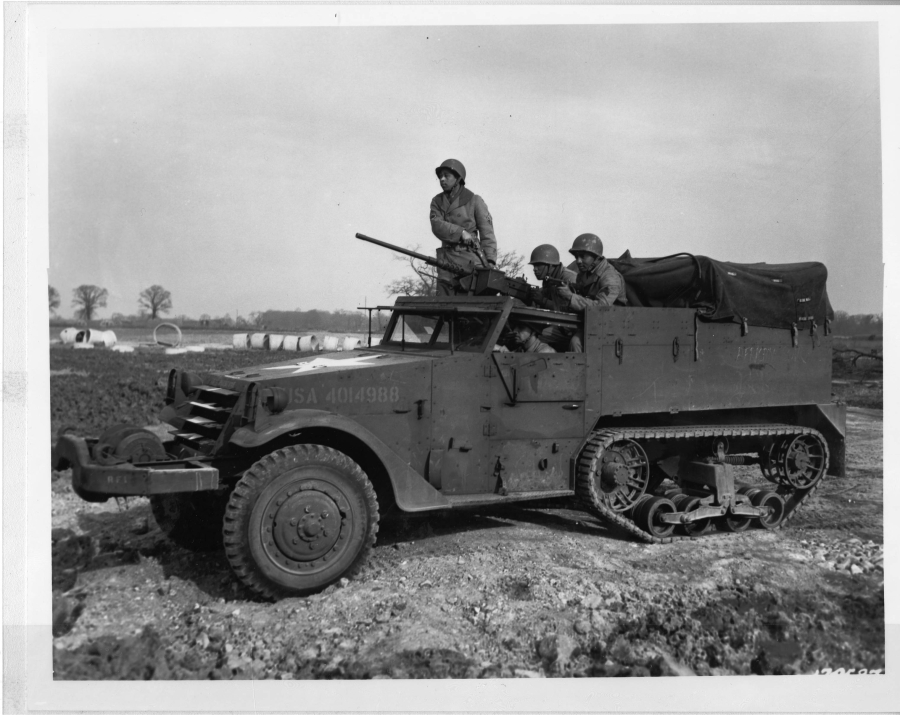 827 Engineer (Aviation) Battalion (-), Headquarters stayed at Eye Suffolk, East on 24 april 1944