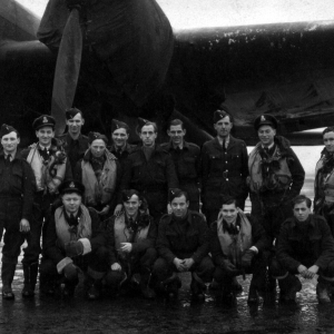 The 77 Sqdn left from Full Sutton at 1944-12-12 at 16:25. Loc or duty Essen
