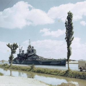 HMS Howe passing through the Suez Canal