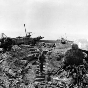 1944-06-08 Linkup | Still fighting at Pointe du Hoc